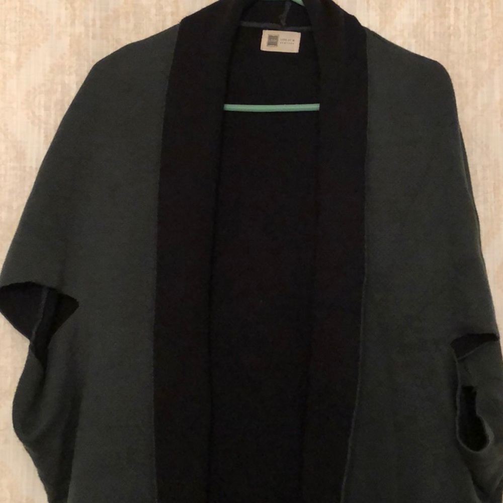 Green Shawl/Sweater